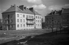 Lengyelország, Tychy, B telep, ulica Brzozowa, balra a 23-25. számú ház az udvar felől nézve., 1959, Bogdan Celichowski, Fortepan #119967