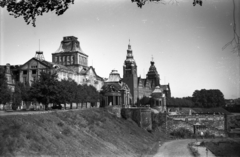 Lengyelország, Szczecin, Hakenterasse (később Wały Chrobrego) az Odera partján. Balra a Nemzeti Múzeum és távolabb a tartományi kormány épülete., 1947, Bogdan Celichowski, műemlék, középület, Fortepan #120155