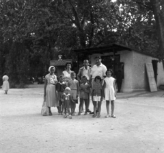 1957, Dienes Balázs, family, camera store, Fortepan #120266