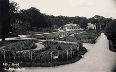 Románia,Erdély, Váradszentmárton, Félixfürdő, Park, a háttérben balra a Félix Kávéház., 1943, Hanser Mária, Fortepan #120354