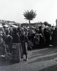 Ausztria, Kismarton, Hauptstrasse, piac az Esterházy-kastély előtt., 1916, Hanser Mária, piac, Fortepan #120409