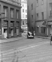 Csehország, Prága, Jungmannovo námestí, az utca végén a Vencel tér (Václavské námestí) sarka látszik., 1958, Kurutz Márton, Csehszlovákia, utcakép, villamos, automobil, Tatra 600 Tatraplan, Fortepan #12045