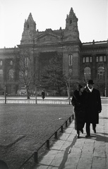 Hungary, Budapest V., Szabadság tér, háttérben a Tőzsdepalota., 1935, Hanser Mária, Budapest, Fortepan #120532