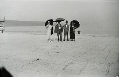 1935, Hanser Mária, umbrella, sunshades, sea shore, Fortepan #120543