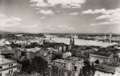 Hungary, Budapest I., kilátás a Halászbástyáról a Margit híd és a Margit-sziget felé, előtérben a Toldy Ferenc Gimnázium., 1957, Hanser Mária, picture, view, parliament, Budapest, Fortepan #120585