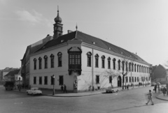 Magyarország, budai Vár, Budapest I., Szentháromság tér, Tárnok utca - Szentháromság utca sarok, a régi budai Városháza épülete., 1973, Inkey Tibor, Lada-márka, Wartburg-márka, Wartburg 311/312, VAZ 2101, Budapest, Fortepan #120723