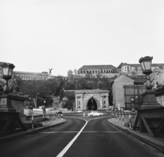 Magyarország, Budapest I., Clark Ádám tér és az Alagút a Széchenyi Lánchídról nézve, fent a budai Vár., 1969, Inkey Tibor, Budapest, Fortepan #120797