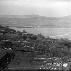 Hungary,Lake Balaton, Tihany, Gödrös, szemben a Füredi-öböl túlpartján a Balatonfüredi Hajógyár., 1957, Inkey Tibor, picture, Fortepan #120854