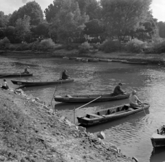 Magyarország, Győr, horgászok a Rábán a Kastély-bástya alatt, szemben a Radó-sziget., 1963, Inkey Tibor, Fortepan #120917