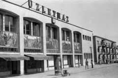 Magyarország, Dunaújváros, (Sztálinváros), Bartók Béla (November 7.) tér, Üzletház., 1960, Kurutz Márton, épületdísz, szocreál, Fortepan #12092