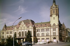 Magyarország, Kiskunfélegyháza, Kossuth Lajos utca 1. Városháza., 1969, Inkey Tibor, színes, szecesszió, FSO Warszawa 223, városközpont, Fortepan #120949