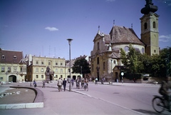 Hungary, Győr, Bécsi kapu (Köztársaság) tér, Kisfaludy Károly szobra (Mátrai Lajos György, 1892.). Jobbra a Karmelita templom., 1962, Inkey Tibor, colorful, bicycle, Fortepan #121010