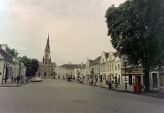 Magyarország, Kőszeg, Fő (Köztársaság) tér, szemben a Jézus Szíve-templom., 1964, Inkey Tibor, színes, kerékpár, gyalogátkelő, Fortepan #121046