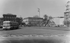 Magyarország, Budapest V., Széchenyi István (Roosevelt) tér, balra a Magyar Tudományos Akadémia., 1968, UVATERV, Budapest, Fortepan #121111