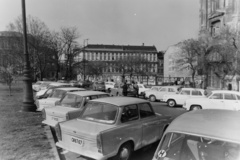 Magyarország, Budapest V., Széchenyi István (Roosevelt) tér, balra a Magyar Tudományos Akadémia., 1968, UVATERV, Skoda 1000 MB, Trabant 601, Budapest, Fortepan #121112