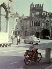 Slovenia, Koper, Titov trg, városháza (a volt prétori palota)., 1969, G K, Yugoslavia, colorful, motorcycle, automobile, Fortepan #12204