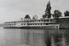 Magyarország, Óbuda, Budapest III., Óbudai Hajógyár, szovjet jóvátételre gyártott 450 LE-s személyszállító gőzhajó az Óbudai Hajógyárban. Leltári jelzet: MMKM TFGY 2017.2.737., 1952, Magyar Műszaki és Közlekedési Múzeum / Történeti Fényképek Gyűjteménye / Óbudai Hajógyár gyűjteménye, Budapest, gőzhajó, Fortepan #122377