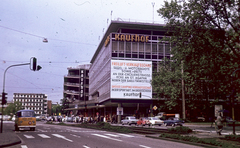 Németország, Köln, Galeria Kaufhof., 1970, G K, színes, német gyártmány, utcakép, Volkswagen-márka, mikrobusz, automobil, NSZK, Volkswagen Typ2, Fortepan #12363