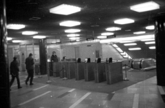 Magyarország, Budapest VIII., Blaha Lujza tér, a metró utascsarnoka az állomáshoz vezető mozgólépcsővel., 1973, Szepesfalvy Gábor, Budapest, Fortepan #123887