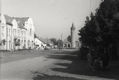 Magyarország, Monor, Kossuth Lajos utca, szemben az evangélikus templom, mellette balra a Bajza utca, előrébb az Ady Endre utca torkolata., 1941, Lenkey Márton, Fortepan #124067