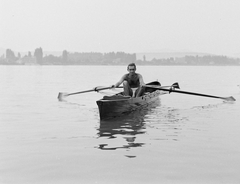 Magyarország, Budapest IV., Kielboat (kétpárevezős túrahajó) a Dunán a Palotai-szigetnél. Háttérben a Római part., 1953, Szent-tamási Mihály, sport, evezés, Budapest, Fortepan #12431