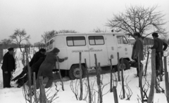 Magyarország, 1985, Urbán Tamás, tél, hó, UAZ-márka, mentőautó, UAZ-452, Fortepan #124505