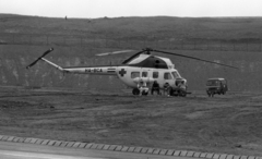 Magyarország, Hungaroring, Mogyoród, az Országos Mentőszolgálat mentőhelikoptere., 1986, Urbán Tamás, helikopter, Mil-márka, Mil Mi-2, Fortepan #124538