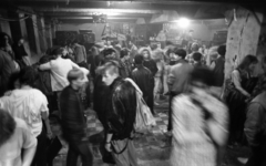 Magyarország, Budapest VIII., Golgota út, Fekete Lyuk, alternatív klub a Vörösmarty Művelődési Ház pincéjében., 1989, Urbán Tamás, Budapest, underground zene, rendszerváltás, Fortepan #125380