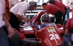 Magyarország, Hungaroring, Mogyoród, Formula-1 első magyar nagydíj, Stefan Johansson a Ferrari csapat versenyzője., 1986, Urbán Tamás, színes, Ferrari-márka, Forma-1, Ferrari F1/86, Fortepan #125417