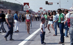 Magyarország, Hungaroring, Mogyoród, Formula-1 első magyar nagydíj, célegyenes, rajtrács., 1986, Urbán Tamás, színes, autóverseny, Forma-1, Marlboro-márka, Fortepan #125458