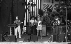 Magyarország, Budapest I., Várkert Bazár, Budai Ifjúsági Park. A színpadon a Gigi együttes., 1984, Urbán Tamás, koncert, Budapest, Fortepan #125479