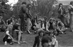 Magyarország, Budapest I., Budai Vár, a felvétel a Ferdinánd Kapuhoz vezető lépcső mellett, a parkbúcsúztató koncert idején készült., 1984, Urbán Tamás, Budapest, Fortepan #125547