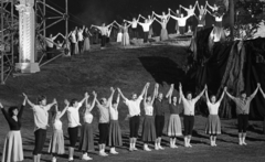 Magyarország, Városliget, Budapest XIV., Királydomb. Szörényi Levente - Bródy János: István, a király című rockopera bemutatója és filmfelvétele 1983. augusztus 18-án, rendező Koltai Gábor., 1983, Urbán Tamás, Budapest, ősbemutató, rockopera, Fortepan #125573