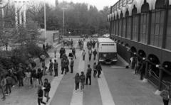 Hungary, Budapest XIV., Zichy Mihály út 14., a Magyar Rádió közvetitőkocsija a Petőfi Csarnok előtt., 1985, Urbán Tamás, broadcast van, Budapest, Hungarian Radio, Fortepan #125776