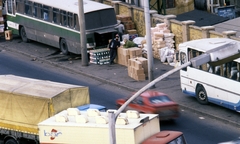 Magyarország, Budapest VIII., Kerepesi út, KGST piac, háttérben a Keleti pályaudvar kerítése., 1989, Urbán Tamás, színes, Alfa Romeo-márka, Budapest, Alfa Romeo 75, lengyel piac, Fortepan #125793