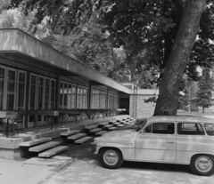 Magyarország, Budapest III., Rómaifürdő, Dósa utca, Vénusz motel a Rozgonyi Piroska utca felől nézve., 1967, Bauer Sándor, Skoda Octavia, Budapest, Fortepan #126245