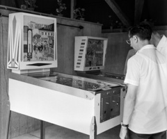 Hungary, Balatonfüred, Hotel Annabella, kerti bár és játékterem., 1970, Bauer Sándor, pinball, slot machine, Fortepan #126306