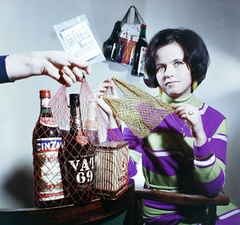 1970, Bauer Sándor, colorful, string bag, Cinzano-brand, VAT-brand, advertising photography, Fortepan #126360