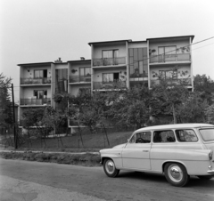 Magyarország, Budapest II., Gábor Áron utca 42., balra a Lepke utca., 1969, Bauer Sándor, Skoda Octavia, Budapest, Fortepan #126398