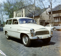 Hungary, Budapest VIII., Elnök utca a Május 1 Ruhagyár elöl az Orczy (Mező Imre) út felé nézve., 1970, Bauer Sándor, colorful, Skoda-brand, cobblestones, number plate, Budapest, Fortepan #126419