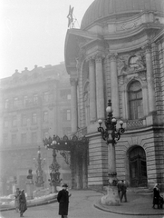 Magyarország, Budapest XIII., Szent István körút, Vígszínház (Magyar Néphadsereg Színháza)., 1956, Szent-tamási Mihály, Fellner és Helmer-terv, vörös csillag, Budapest, Ferdinand Fellner Jr.-terv, Hermann Helmer-terv, Fortepan #12646