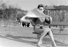 Hungary, Budapest I., Vérmező, háttérben a Mikó utca házai., 1966, Fortepan, portrait, street furniture, bench, handbag, headscarf, wind, Budapest, Fortepan #1266