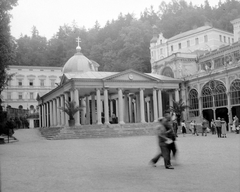 Czech Republik, Mariánské Lázne, Kolonnád., 1958, Gyöngyi, Czechoslovakia, pillar, colonnade, Neo-Baroque-style, Anton Thurner-design, Georg Fischer-design, Cast-iron architecture, Hans Miksch-design, Julian Niedzielski-design, Fortepan #12706