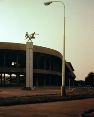 Csehország, Prága, Strahov stadion., 1980, Fortepan, Csehszlovákia, színes, szobor, stadion, Fortepan #12734