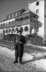 Magyarország, Széchenyihegy, Budapest XII., Rege utca, Vörös Csillag (egykor Golf, később Panoráma) szálloda. Koppány György fotóriporter., 1955, Bauer Sándor, Budapest, Lauber Dezső-terv, Bereczky László-terv, Fortepan #127517