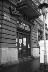 Magyarország, Budapest VIII., Rákóczi út 29., Bástya étterem és söröző., 1979, Bauer Sándor, neon felirat, Budapest, Fortepan #127557