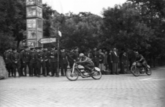 Magyarország, Kecskemét, motorverseny a Rákóczi úton, a Szabadság tér felől nézve., 1955, Bauer Sándor, motorkerékpár, motorverseny, rajtszám, Fortepan #127763