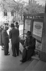 Magyarország, Budapest XX., Nagy Győry István út 4-6., a felvétel a Vasas Kultúrház (később Csili Művelődési Központ) bejáratánál készült., 1959, Bauer Sándor, Budapest, Fortepan #127895