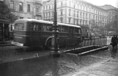 Magyarország, Budapest V.,Budapest XIII., Szent István körút, szemben a Hollán Ernő (Fürst Sándor) utca torkolata., 1958, Bauer Sándor, autóbusz, Ikarus 60, Budapest, villamos, Fortepan #127942