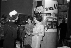 Hungary, Budapest XI., Szent Gellért tér, a Gellért Szálló étterme a Kelenhegyi út felőli oldalon. A felvétel a Simca 1000 típusú személygépkocsi bemutatója alkalmával készült., 1962, Bauer Sándor, Simca-brand, Budapest, Fortepan #128005